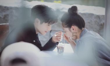 女生说结婚要找自己喜欢的,男生说玩不用是啥意思?-热门问题解答平台